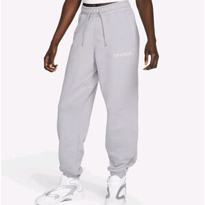 Nike Air Jordan Women’s Heavyweight White Sweatpants Small Waist 28" Inseam 29"